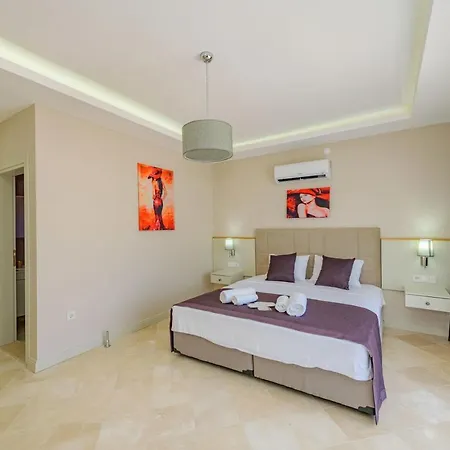 Impressive Villa With A Private Pool In Fethiye ヴィラ *
