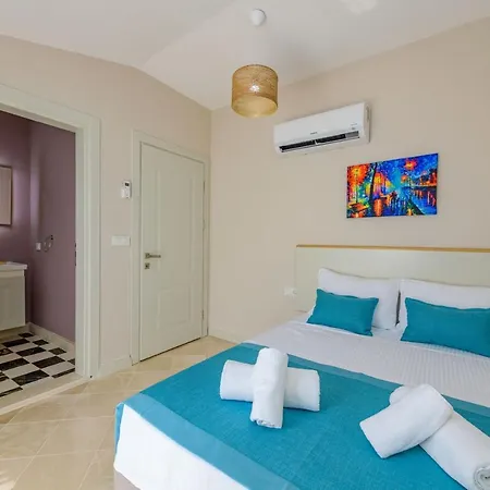 Impressive Villa With A Private Pool In Fethiye ヴィラ *